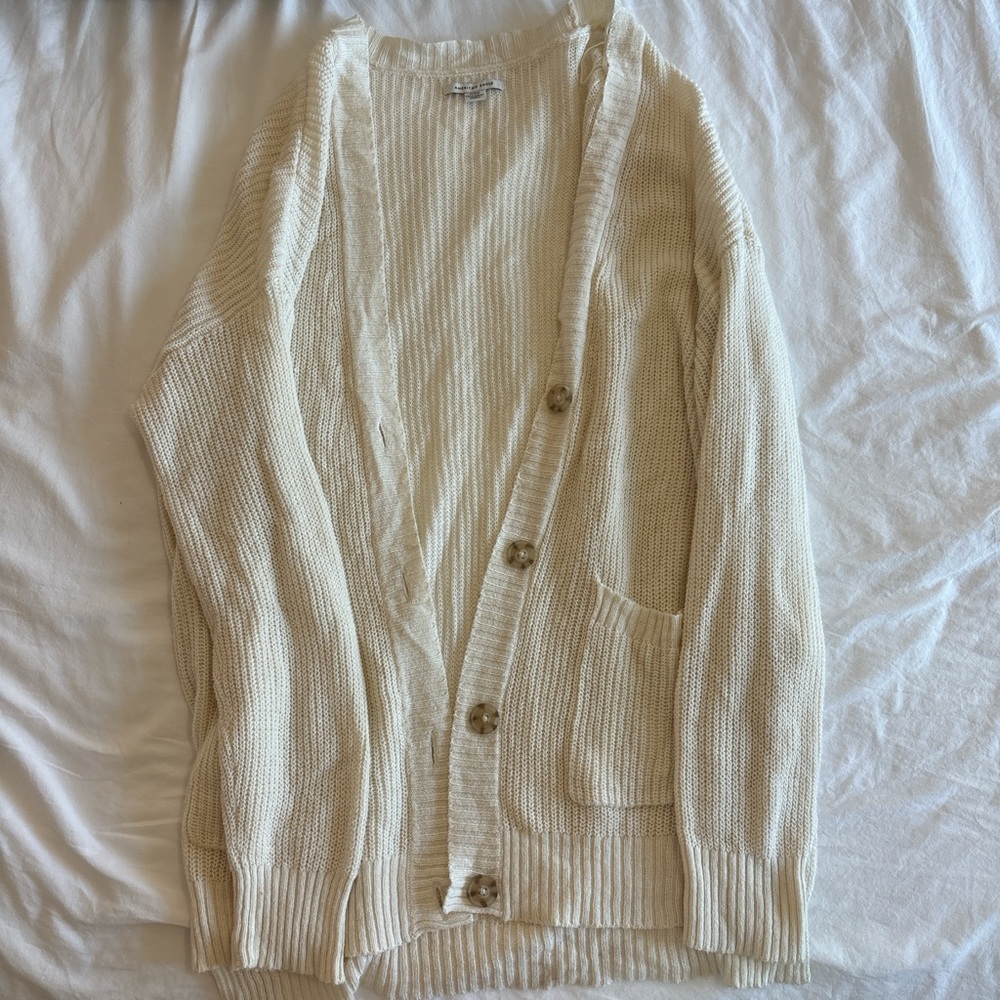 American Eagle cream cardigan